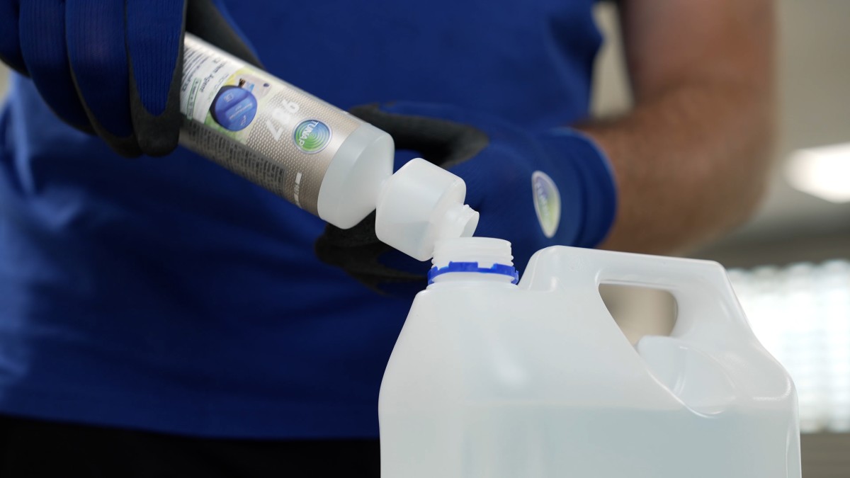 Kristallbildung im SCR-System? Werkstätten setzen auf TUNAP 987 zur vorbeugenden Systempflege Kristallbildung im SCR-System? Werkstätten setzen auf TUNAP 987 zur vorbeugenden Systempflege